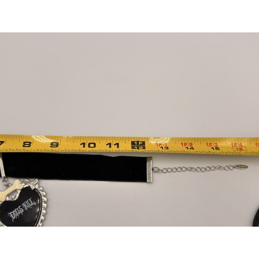 Dolls Kill Gothic Heart Choker Necklace Black Velvet Bone Charm Goth Y2K - Picture 8 of 8